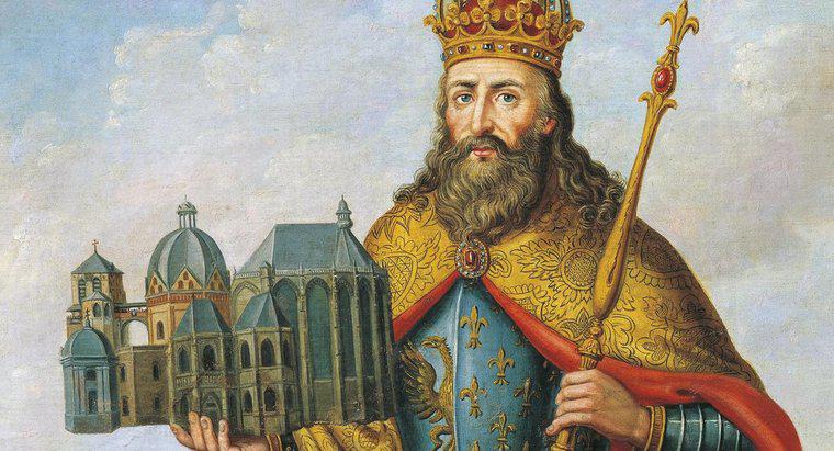 Co się stało po śmierci Karola Wielkiego?
