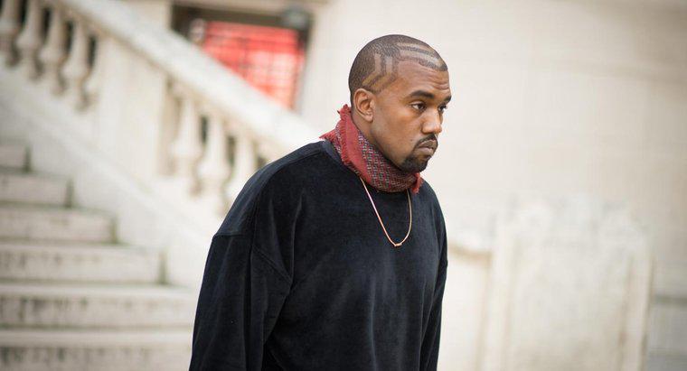 Gdzie Kanye West sprzedaje przedmioty z linii odzieżowej?