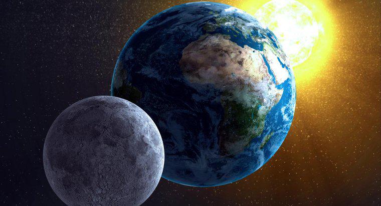 Czy Słońce jest większe od Księżyca i Ziemi?