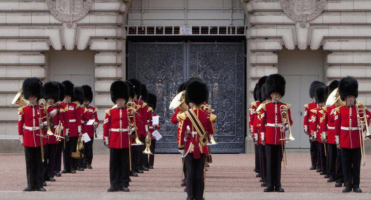 Dlaczego brytyjscy żołnierze noszą czerwone uniformy?