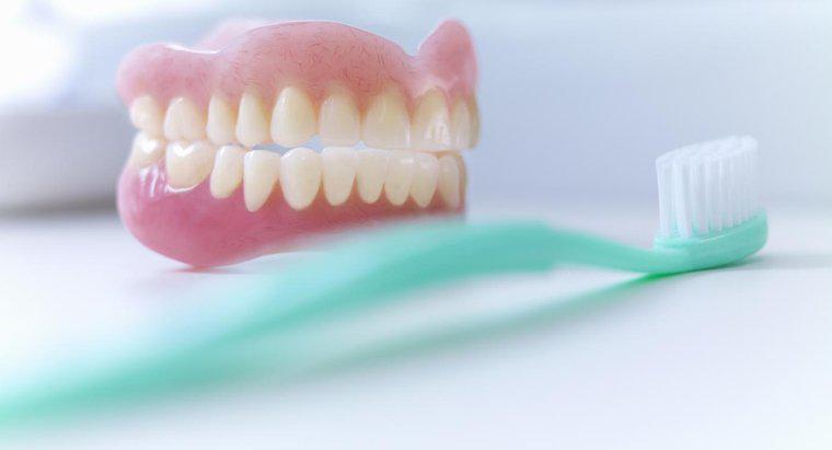 Czy możesz tworzyć własne fałszywe zęby?