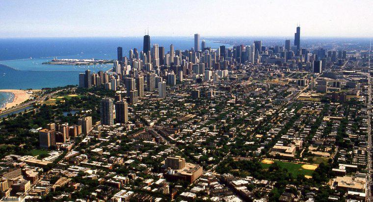 Jak duże jest Chicago w Square Miles?