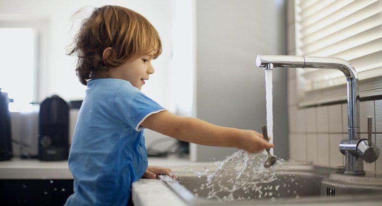 Czy gorąca woda zabija bakterie?