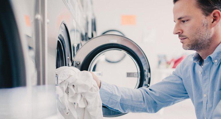 Czy można usunąć tusz po praniu i suszeniu poplamionych ubrań?