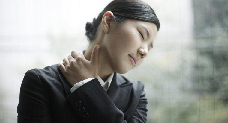 Kiedy powinieneś szukać profesjonalnej pomocy w bólu szyi?