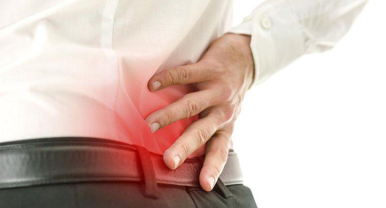 Co powoduje ból po prawej stronie dolnej części pleców?