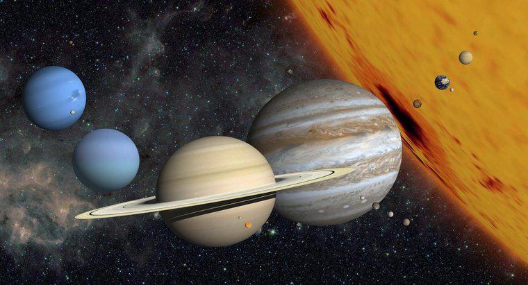 Które dwie planety są jedynymi w Układzie Słonecznym, które nie mają żadnych księżyców?