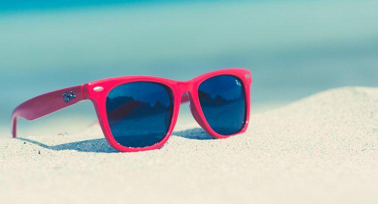 Jaki jest sposób na uzyskanie zadrapań z okularów przeciwsłonecznych?