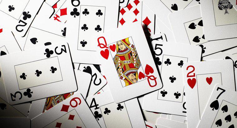 Co reprezentują kombinezony w talii kart?