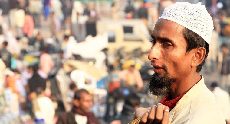 Co muzułmańscy mężczyźni noszą na głowach?