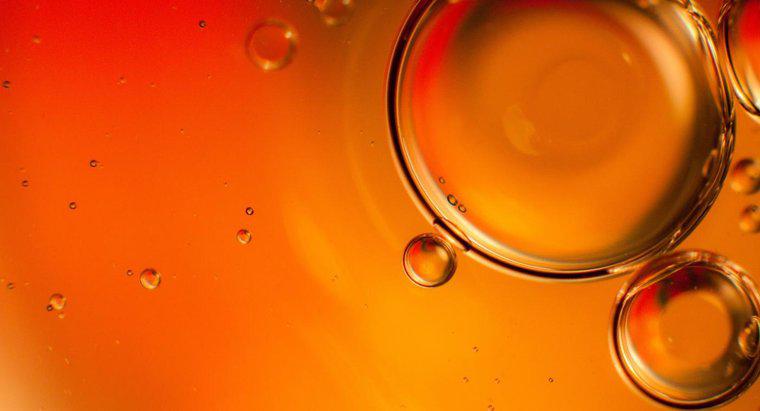 Czy olej jest mniej gęsty od wody?