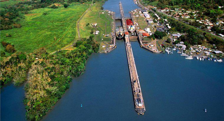 Ile osób zmarło budując Kanał Panamski?