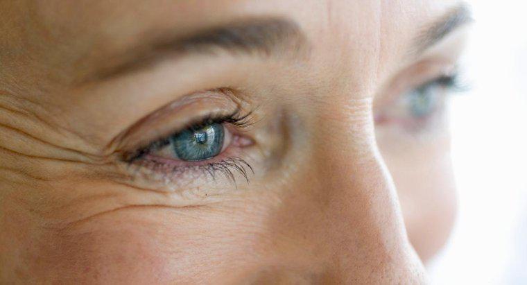 Jak zapobiegasz i redukujesz zmarszczki wokół oczu?