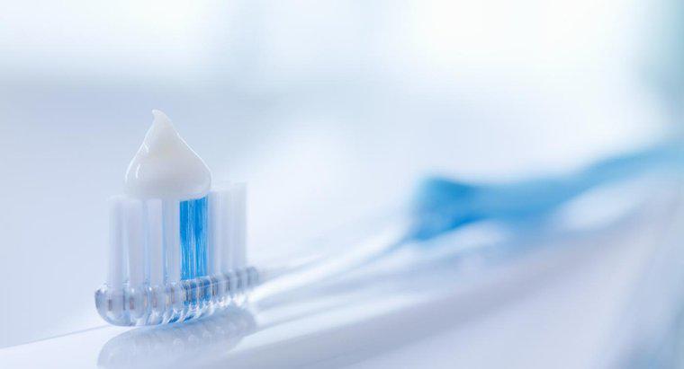 W jaki sposób pasta do zębów neutralizuje kwas?
