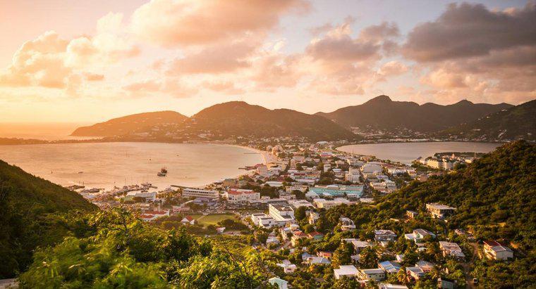 Czy wyspa nazywa się Saint Martin lub Sint Maarten?