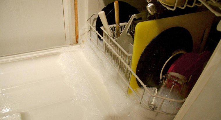 Jak pozbyć się mydła w zmywarce?