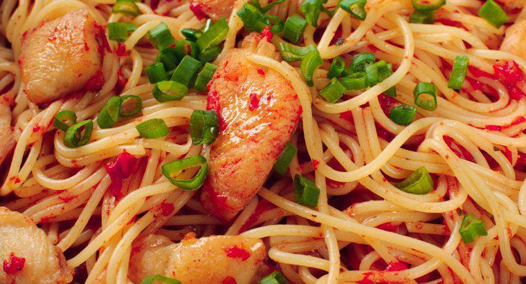 Co to jest łatwy przepis na Rotel Chicken Spaghetti?