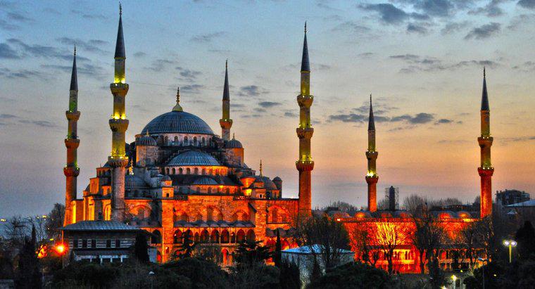 Jak nazywa się muzułmańskie miejsce kultu?