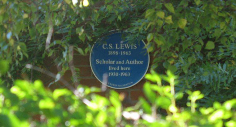 Ile książek napisał C.S. Lewis?