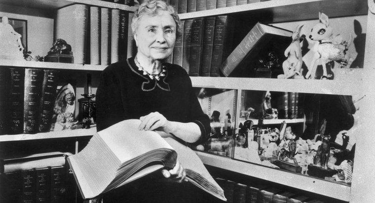 Co spowodowało, że Helen Keller straciła wzrok i słyszała?