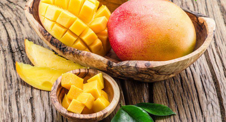 Jaki jest właściwy sposób spożywania mango?