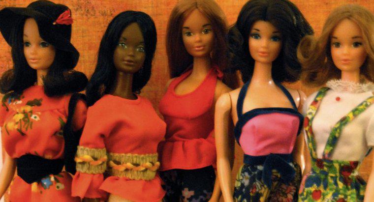 Jak nazywa się African American Friend Barbie?