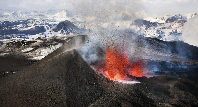 W jakich sposobach wulkany są konstruktywną siłą?