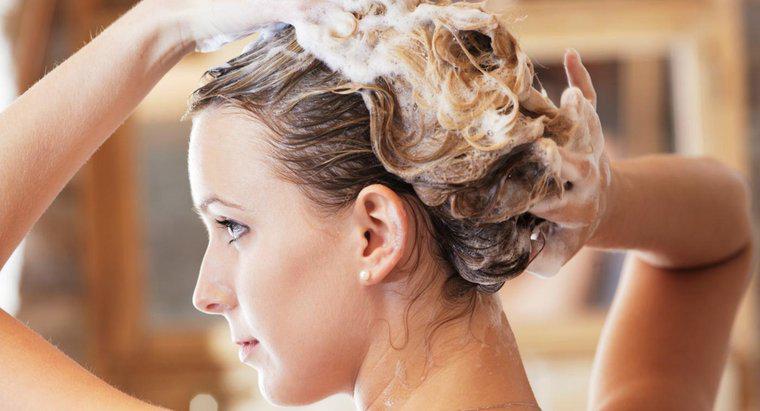 Jakie składniki szamponu do pielęgnacji włosów sprawiają, że działa?