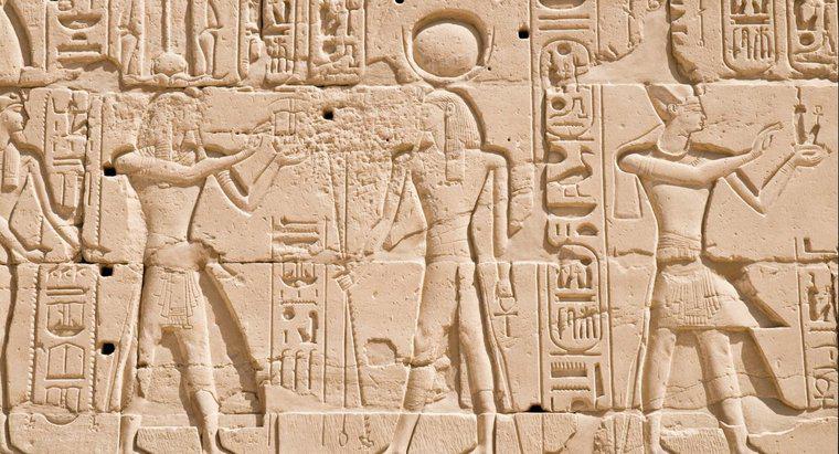 Dlaczego starożytni Egipcjanie używali hieroglifów?