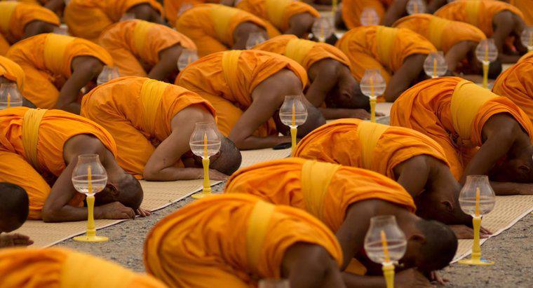 Dlaczego buddyści noszą pomarańczowe szaty?