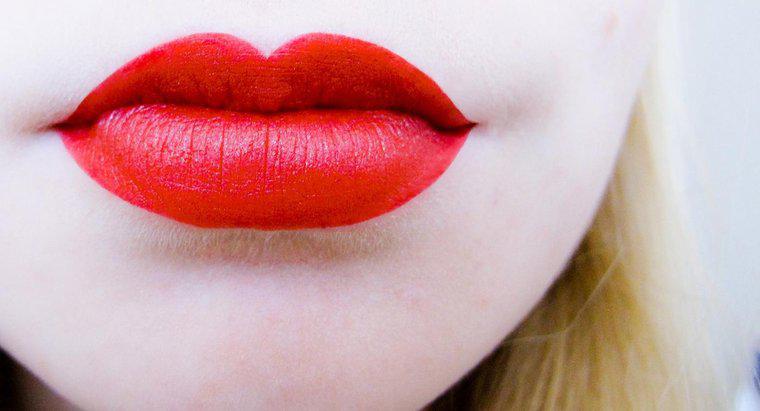 Jaki jest najlepszy odcień czerwonej szminki dla jasnej skóry?