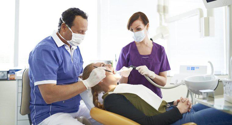 Jakie są najlepsze strony internetowe do wyszukiwania dostępnych pozycji dentystycznych?