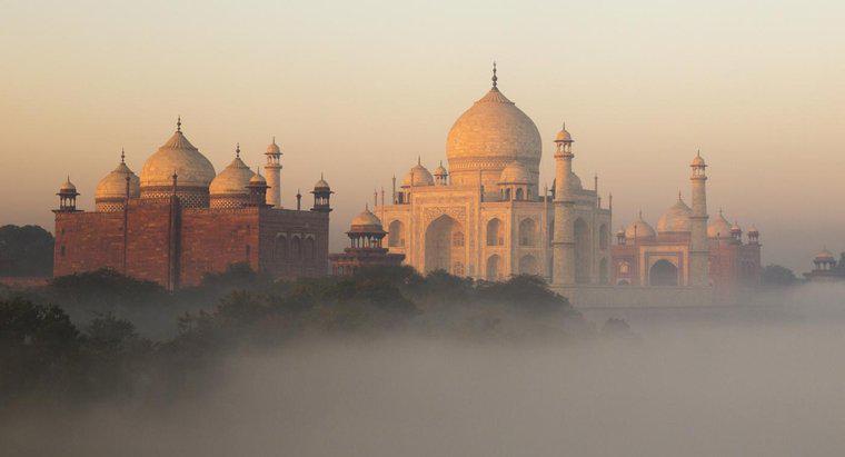 Jak wielu ludzi zajęło budowanie Taj Mahal?