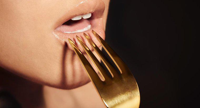 Jakie są potencjalne przyczyny gorzkiego smaku w ustach?