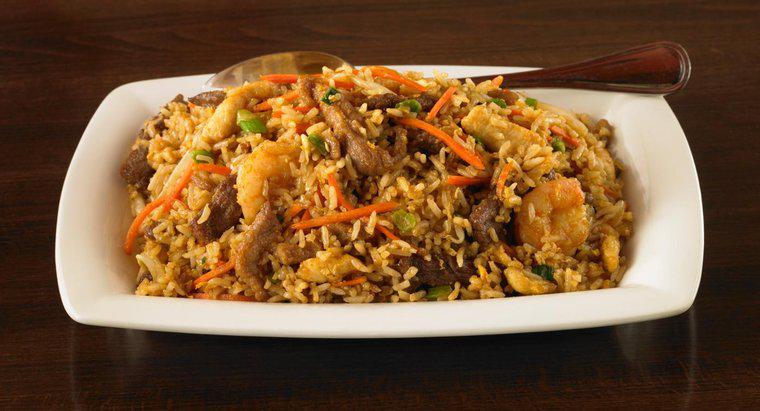 Co to jest Yeung Chow Fried Rice?