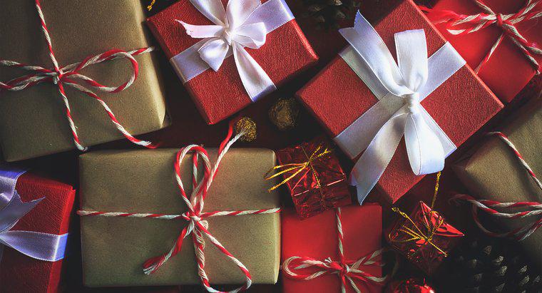 Jakie są tradycyjne życzenia świąteczne w różnych językach?