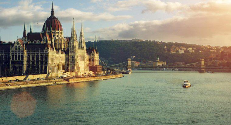 Które stołeczne miasta stoją nad Dunajem?