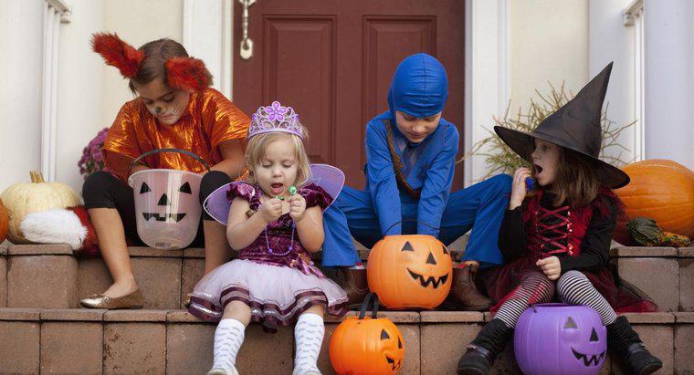 Jak "trick or treat" stał się częścią Halloween?