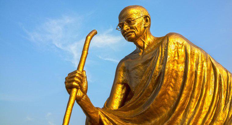 Jakie były ważne wydarzenia życia Mahatmy Gandhiego?