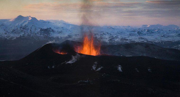 Jak powstają góry wulkaniczne?