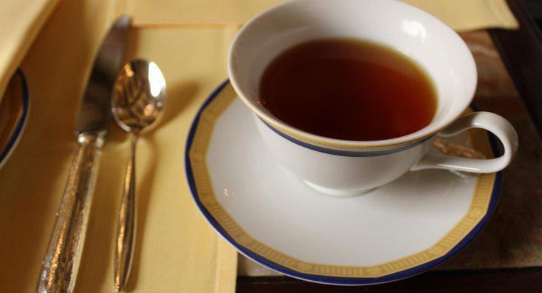 Jakie są niektóre przepisy na pikantne herbaty za pomocą Tang?