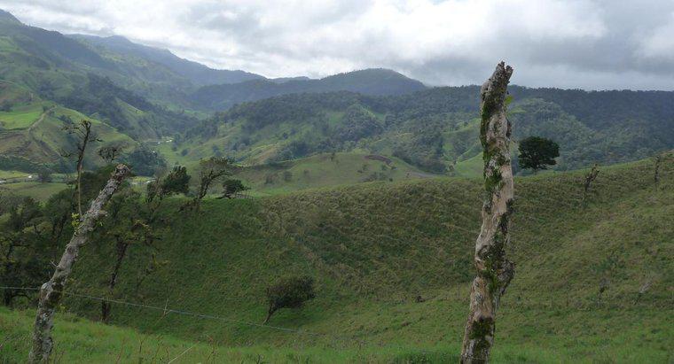 Jakie są trzy słynne zabytki w Kostaryce?