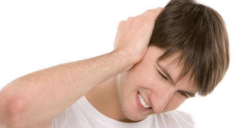 Co powoduje obrzęk szyi i ból ucha?