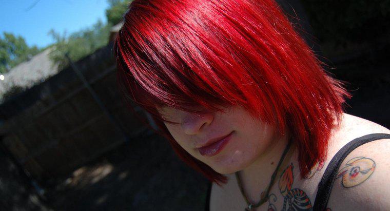 Jak sprawić, by czerwony barwnik do włosów szybciej zniknął?