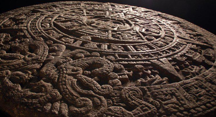 Do jakich zasobów naturalnych mieli dostęp Aztekowie?
