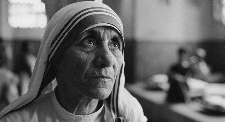 Kiedy Matka Teresa napisała wiersz "Zrób to w każdym razie"?