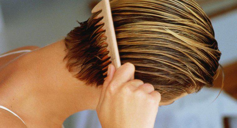Jak długo opuszczasz nadtlenek we włosach?