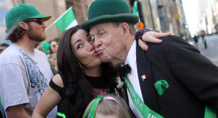 Jakie jest pochodzenie "Kiss Me, I'm Irish"?