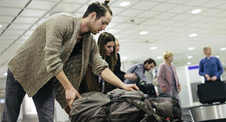 Jak płacisz za bagaż w Delta Airlines podczas odprawy?