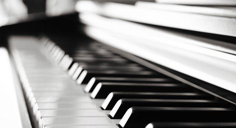 Ile białych klawiszy jest na fortepianie?